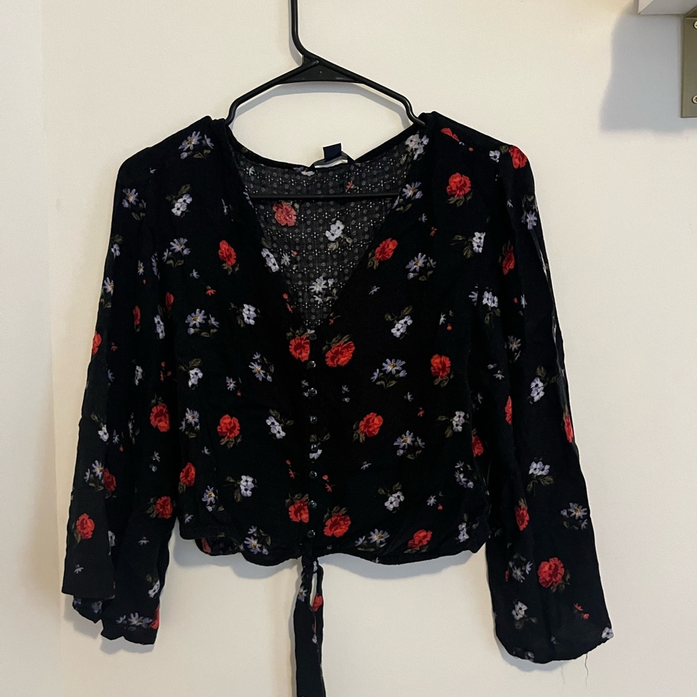 American Eagle Slightly Cropped Floral Top